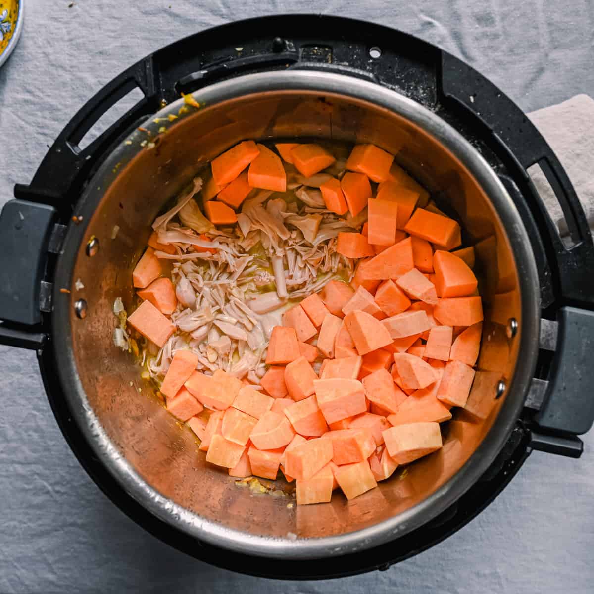 sweet potatoes and jackfruit in instant pot