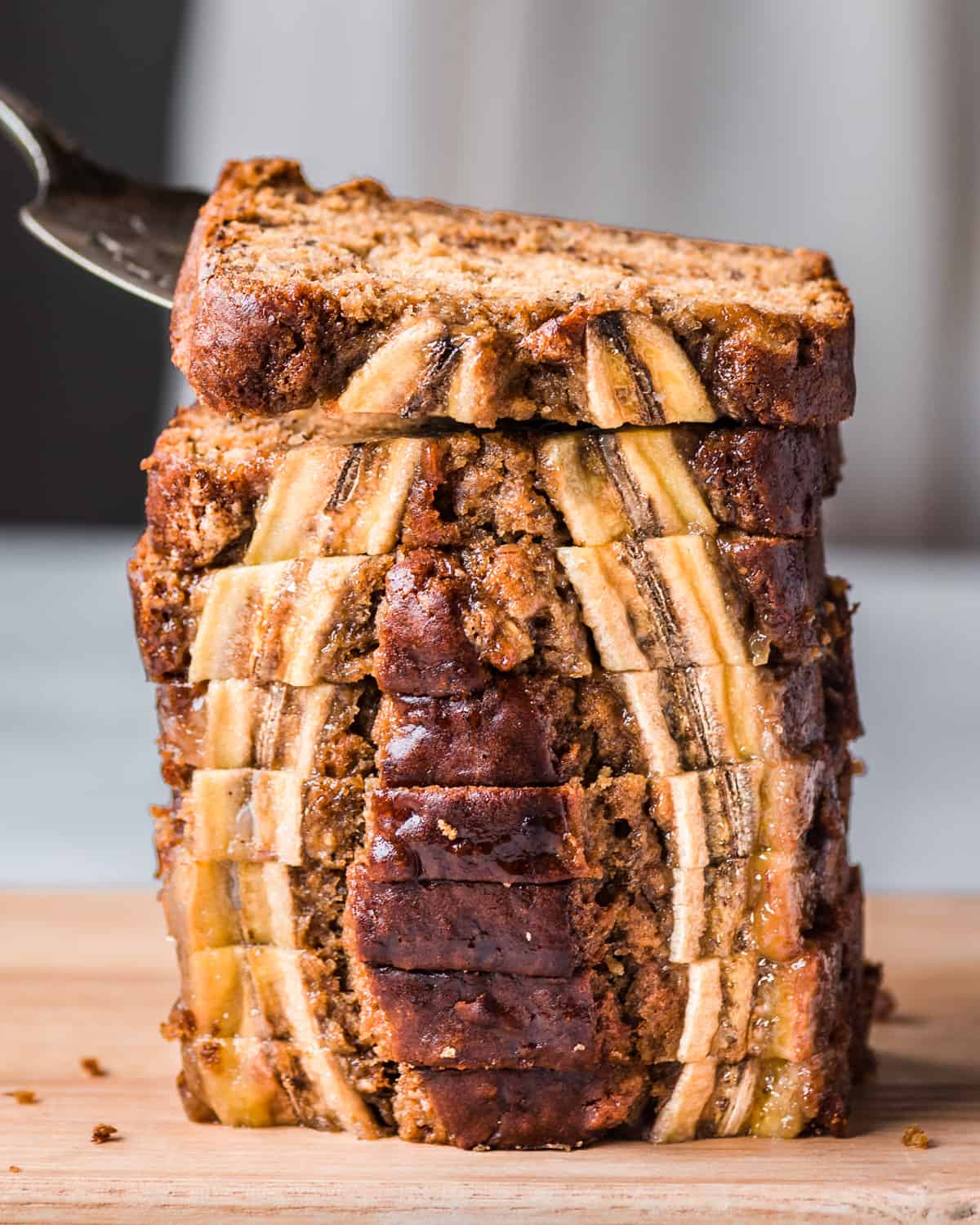 https://rainbowplantlife.com/wp-content/uploads/2020/04/banana-bread-lifting-with-cake-server-2023-1-of-1.jpg