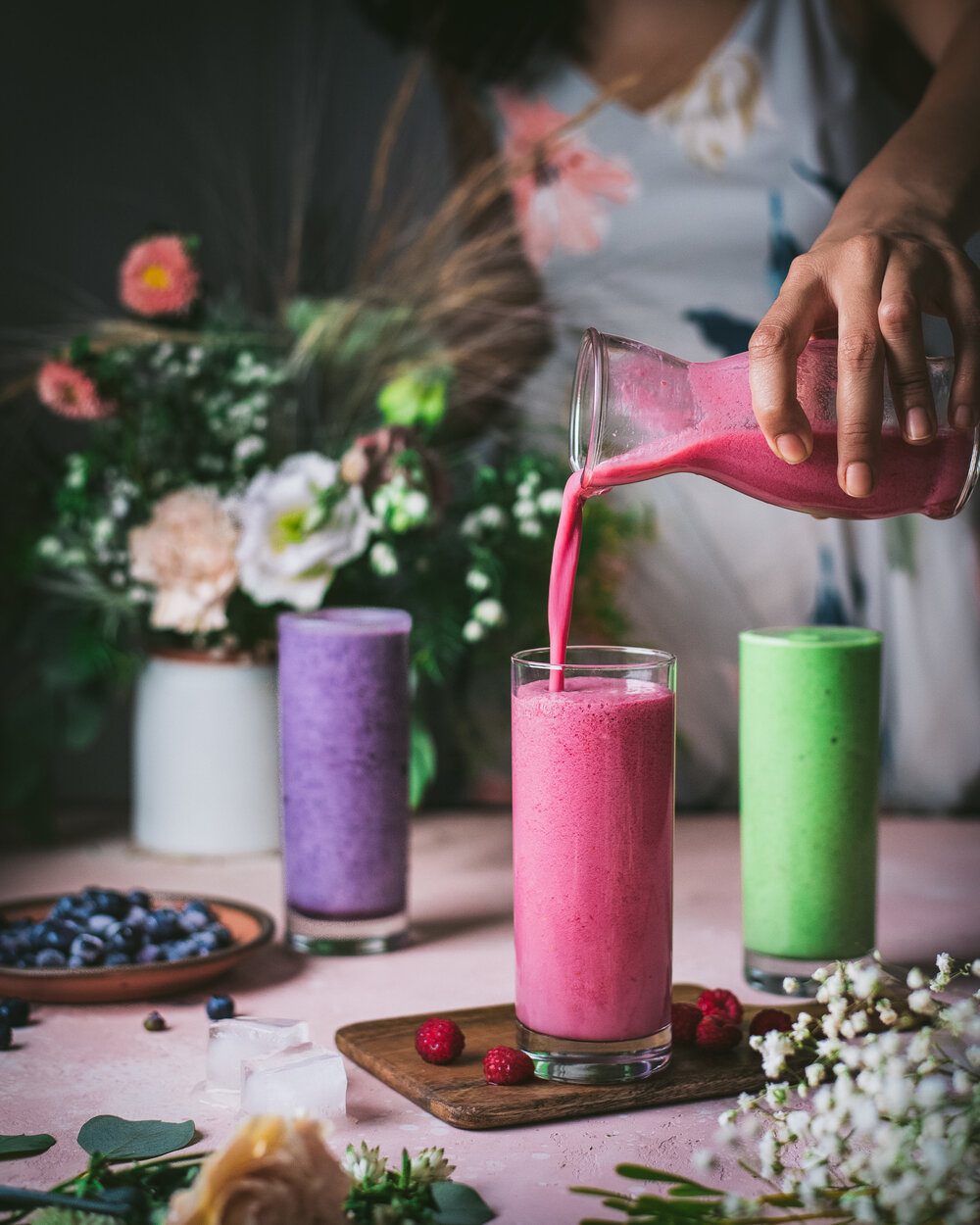 10 Easy Vegan Breakfast Ideas. Vegan Smoothies. smoothies food photography.