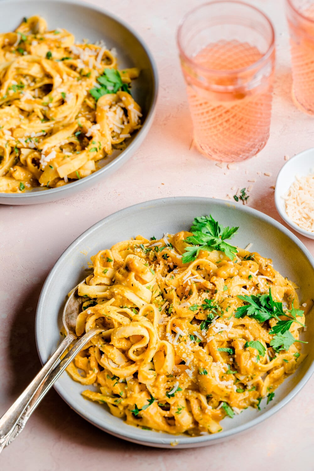 One-Pot Pumpkin Pasta (Vegan Pumpkin Alfredo)