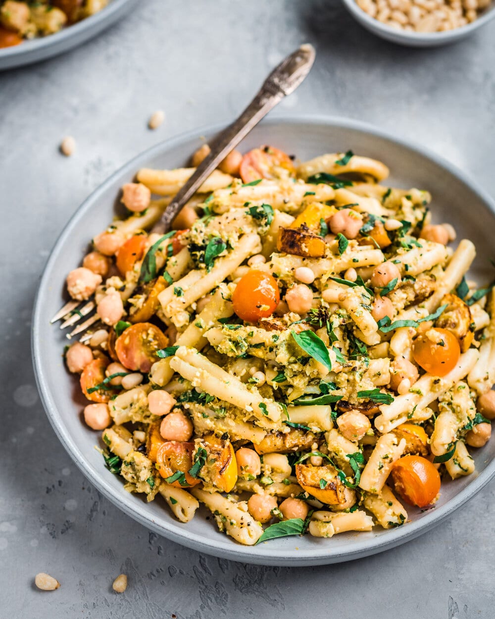 Creamy Vegan Zucchini Pesto Pasta