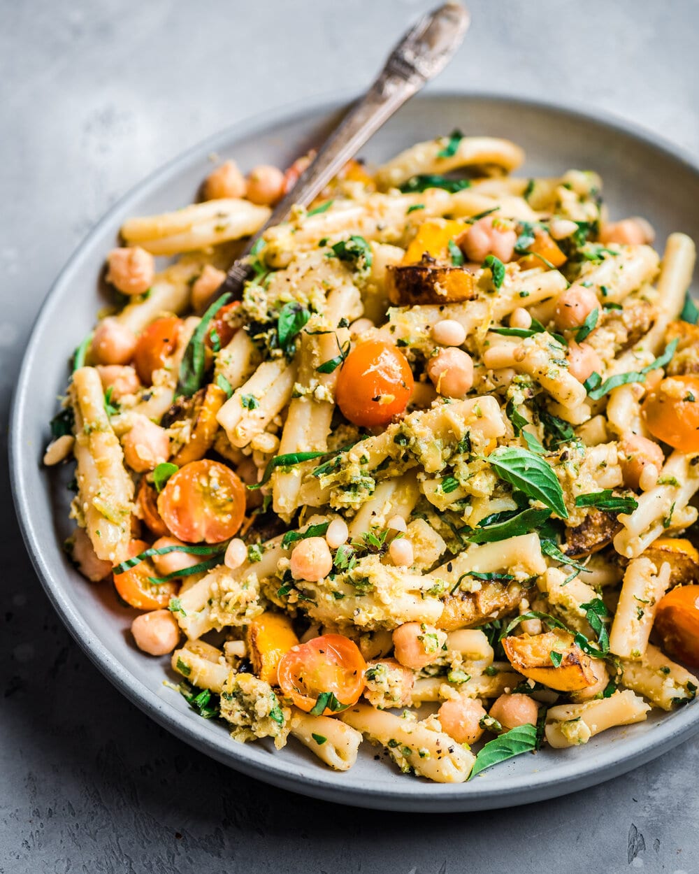 Creamy Vegan Zucchini Pesto Pasta