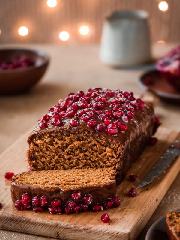 Fluffy Vegan Gingerbread Cake