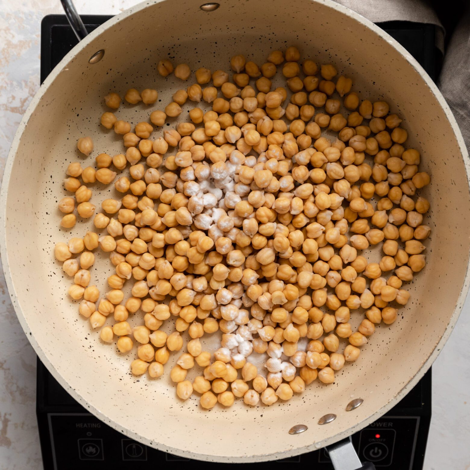 saucepan with dried chickpeas and baking soda (1 of 1)