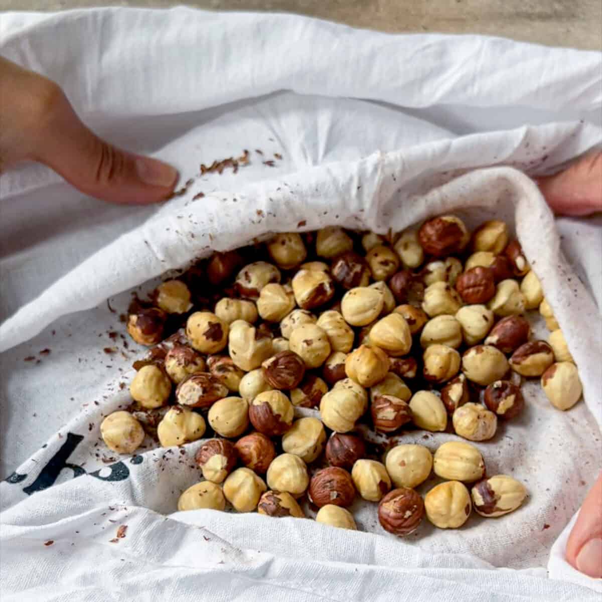 how to remove skins from hazelnuts