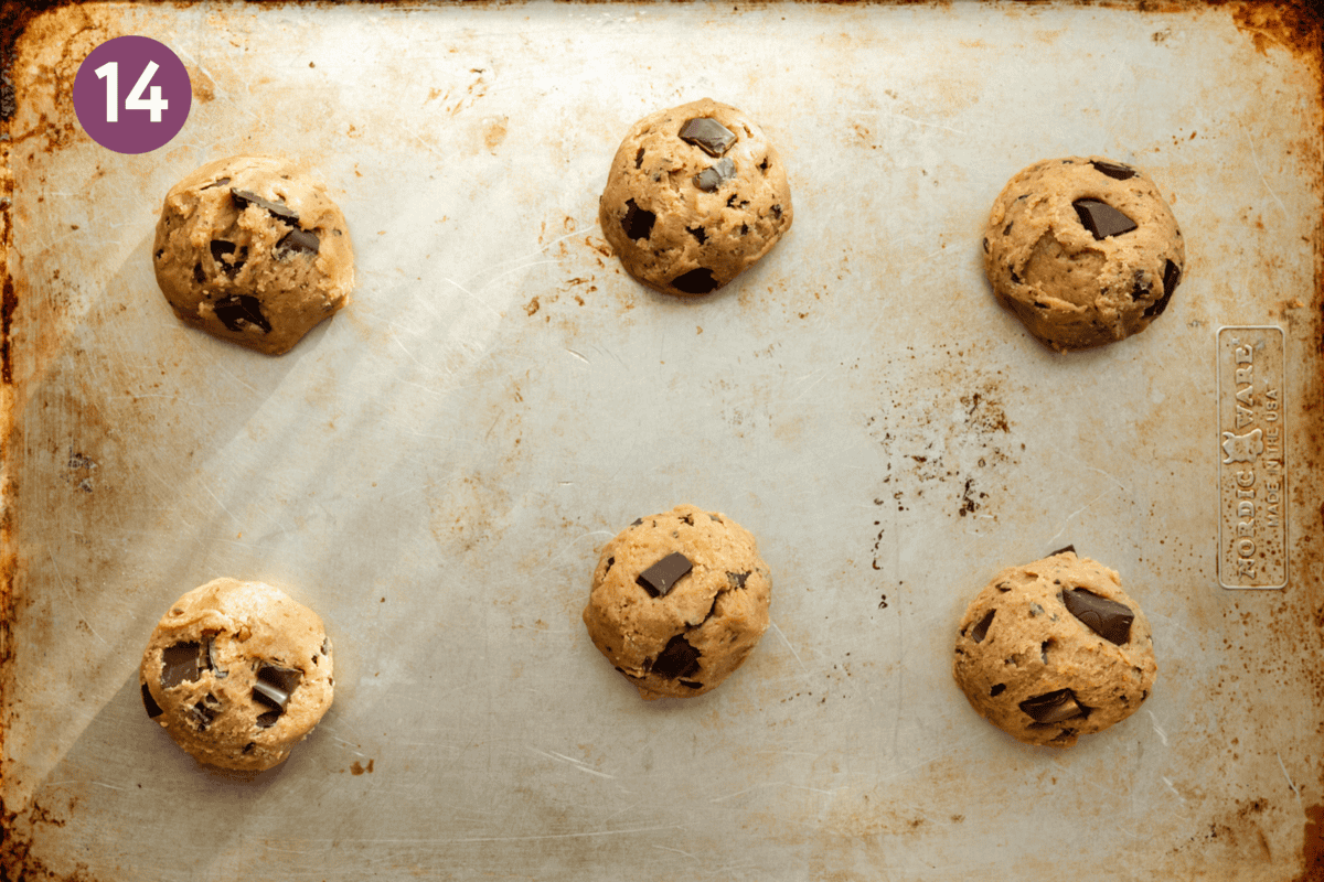 6 cookies spaced 3 inches apart on a baking tray.