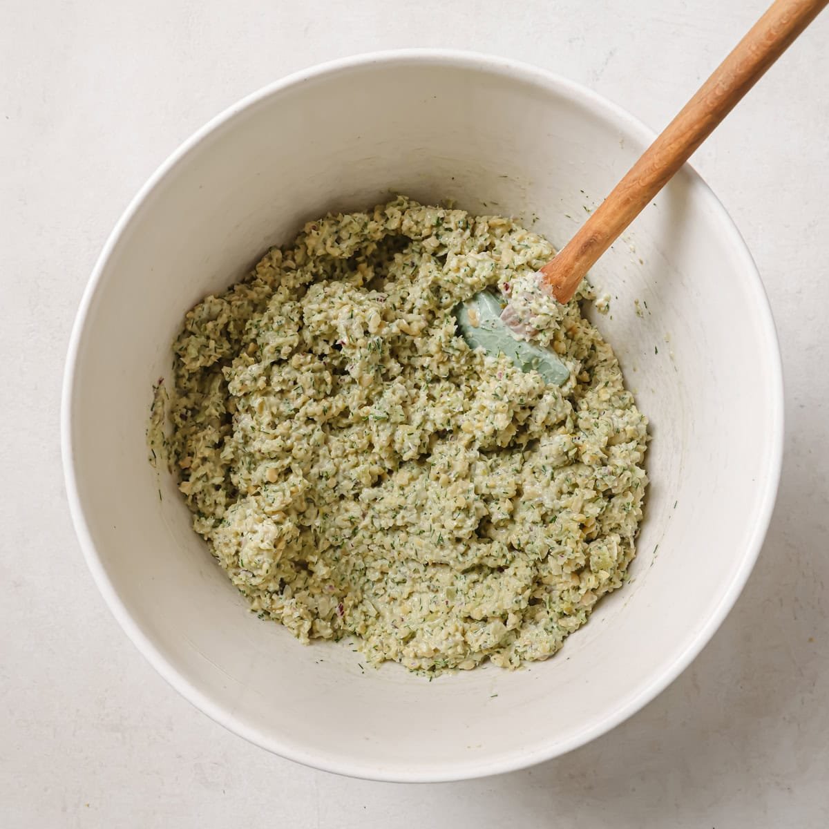 finished mixed chickpea salad in large bowl.