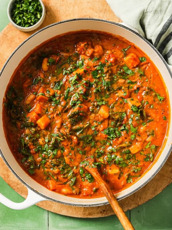 close up overhead photo of domoda in a dutch oven.