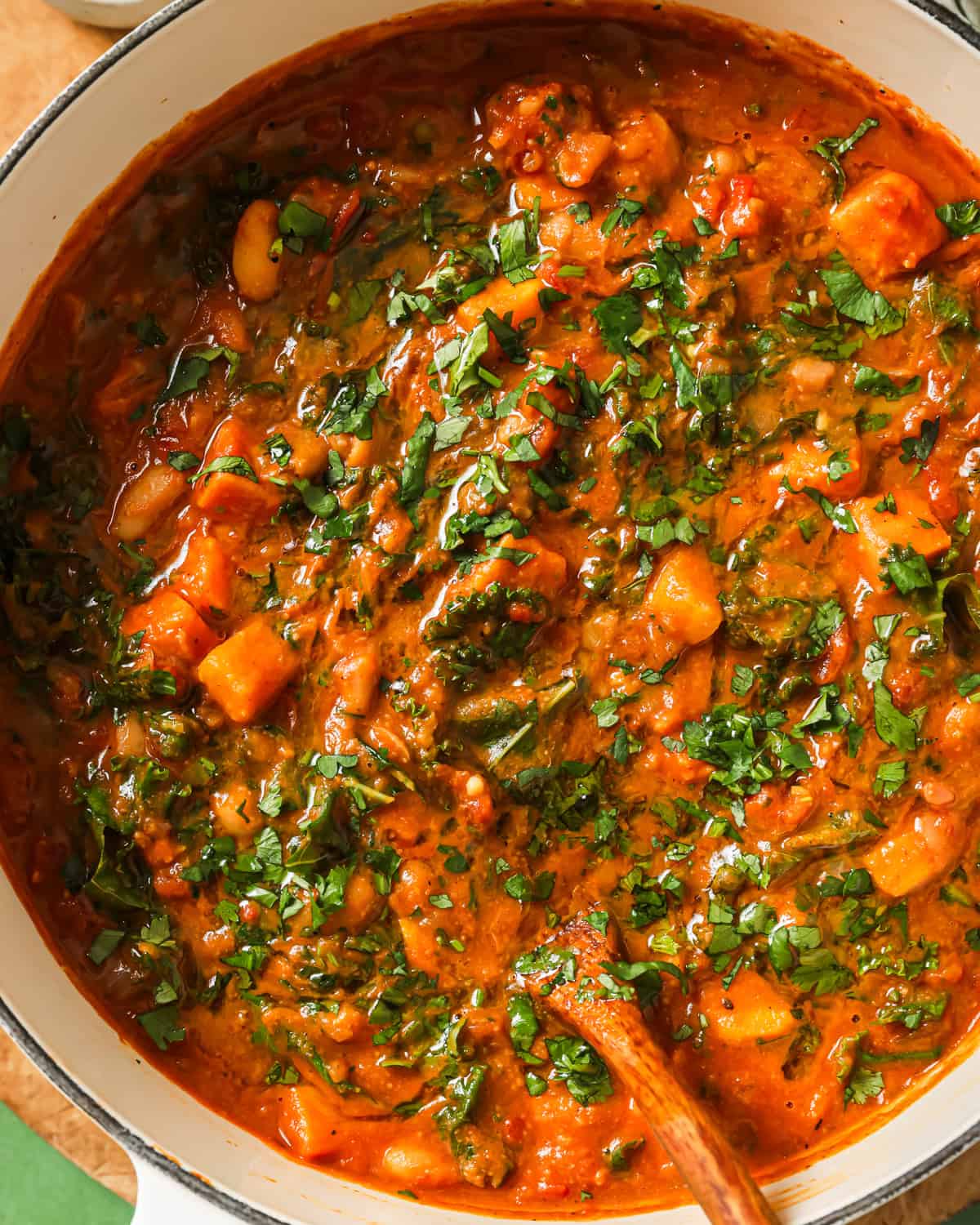 close up overhead photo of domoda in a dutch oven.